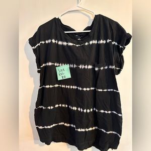 Maternity tee. Size XXL